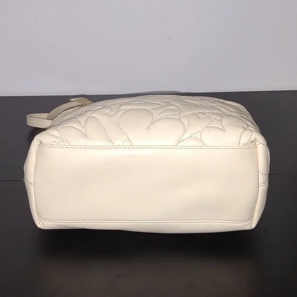 Betsey Johnson Faux Leather Cream Heart Detail Purse Handbag - Picture 7 of 10